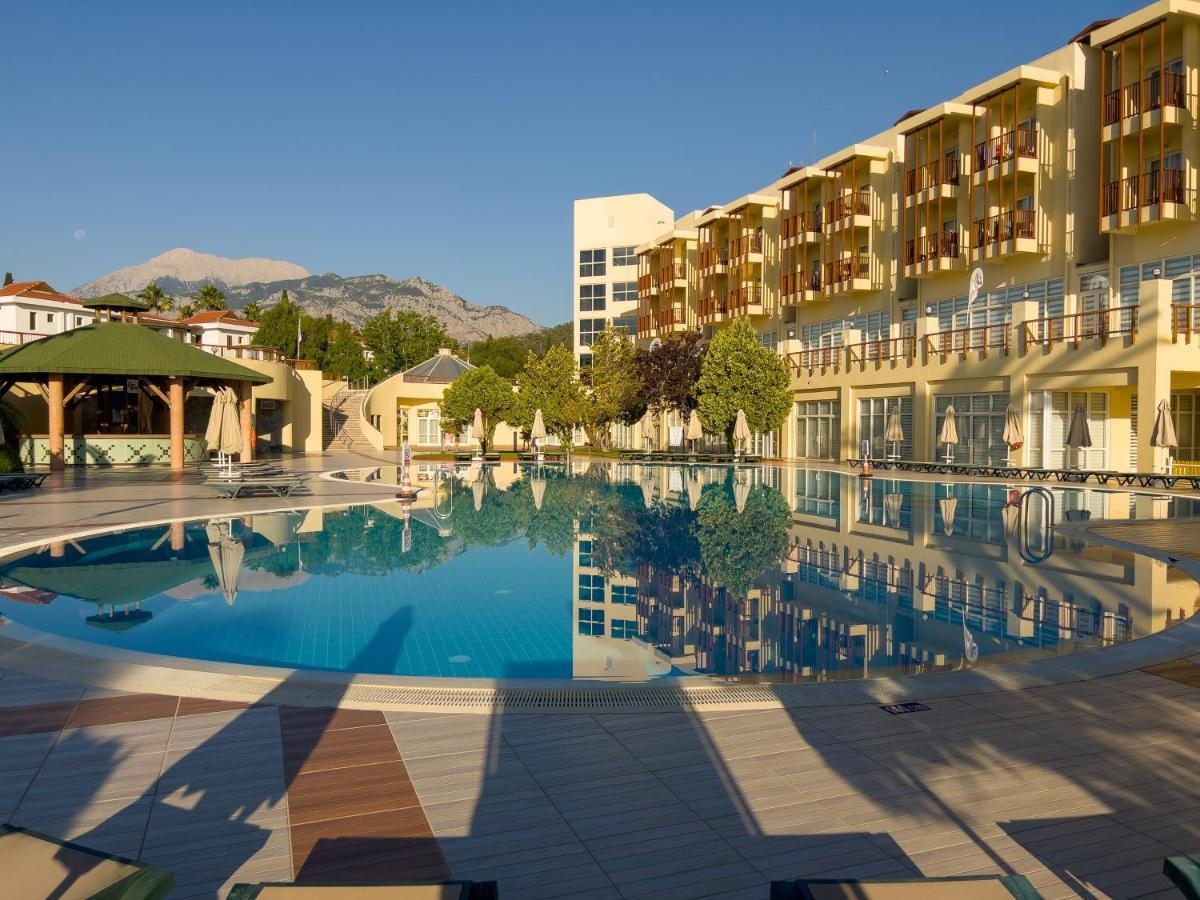 Aqi Hydros Club Hotel Kemer Eksteriør billede The resort's main pool